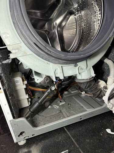 EZY washing machine in Airport West